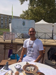 Association VasudevoYoga Montpellier, Professeur de yoga