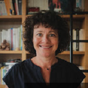 Cécile Bruzzese Romagnat, Professionnel indépendant