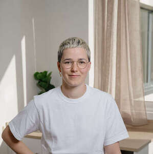 Louise Godard Montreuil, Professionnel indépendant